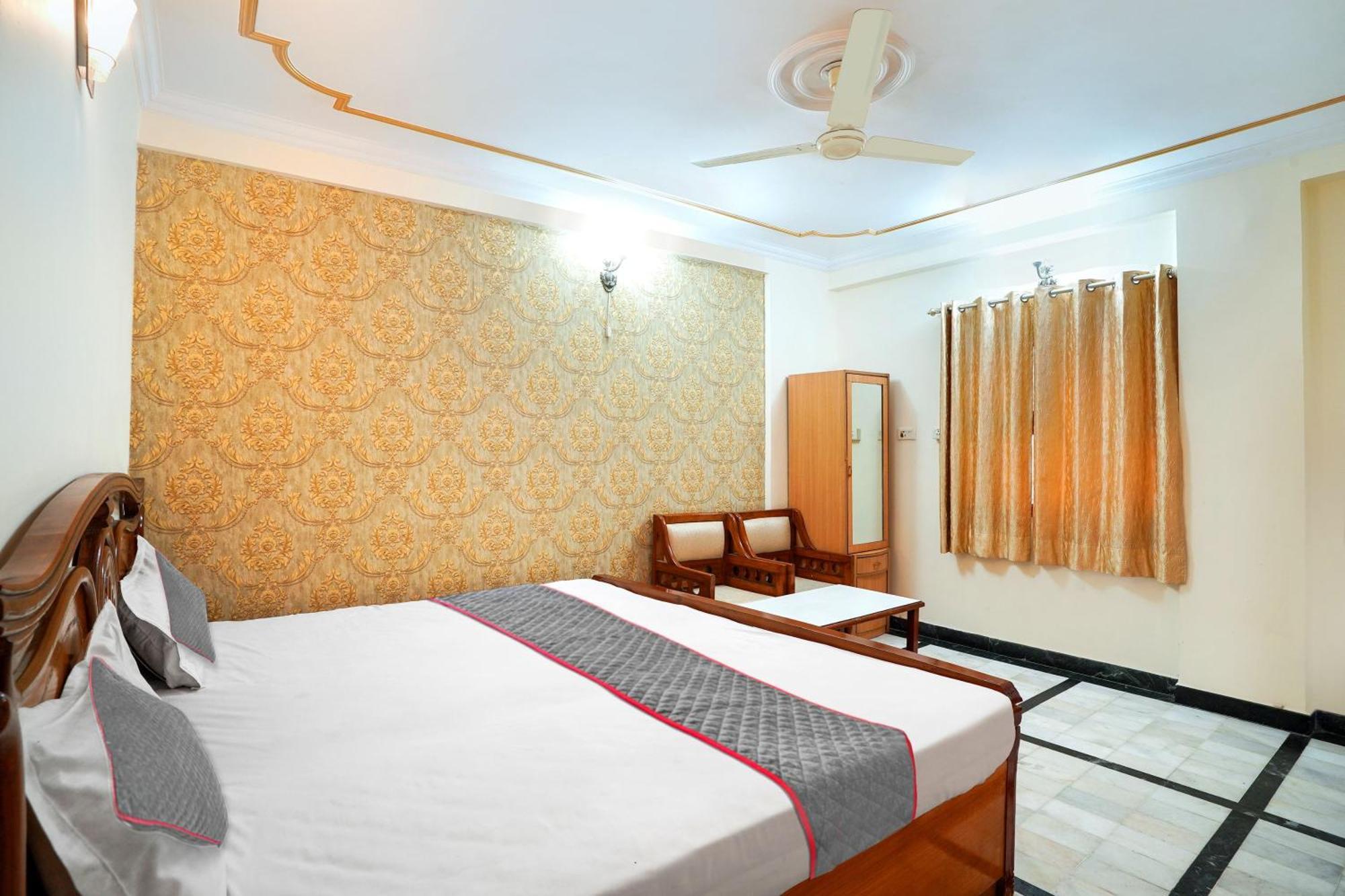 Collection O Vijay Niwas Hotel Kukas
